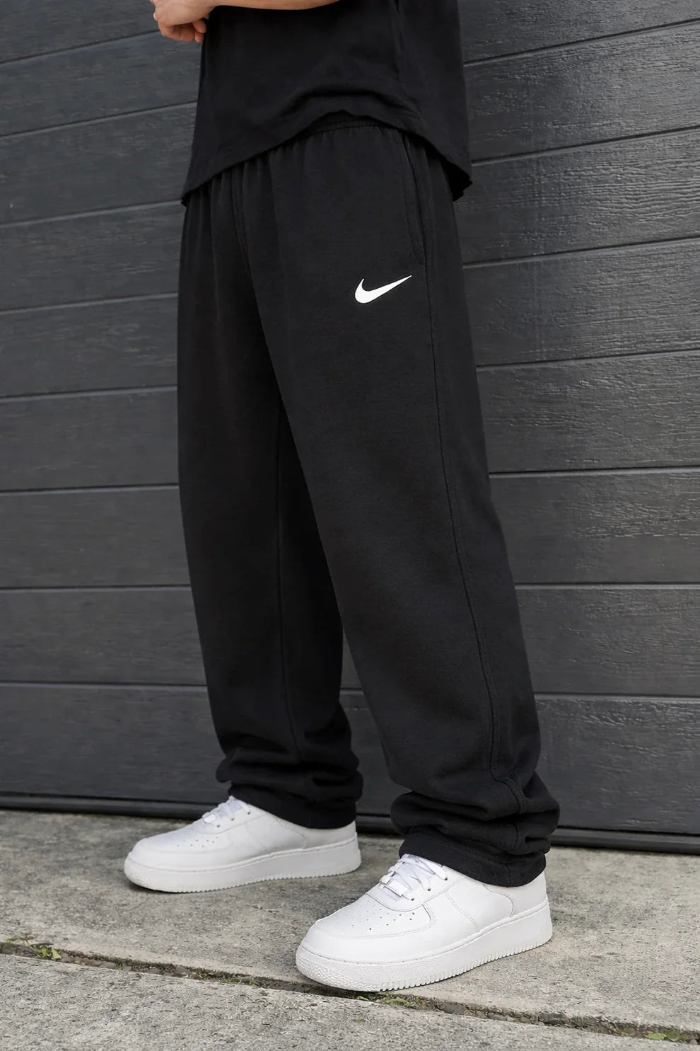 Nike Loose Fit Streetwear Trousers – Black